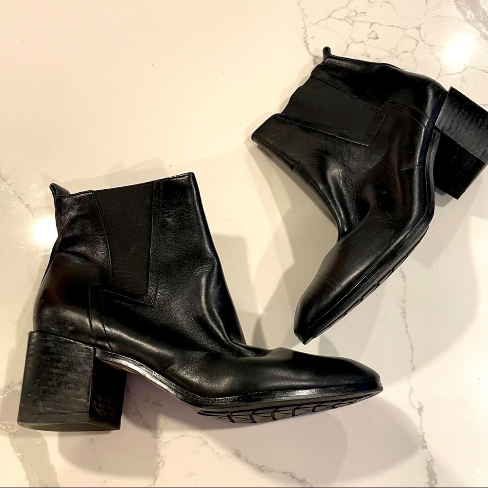 Pour La Victoria Black Classic Ankle boot